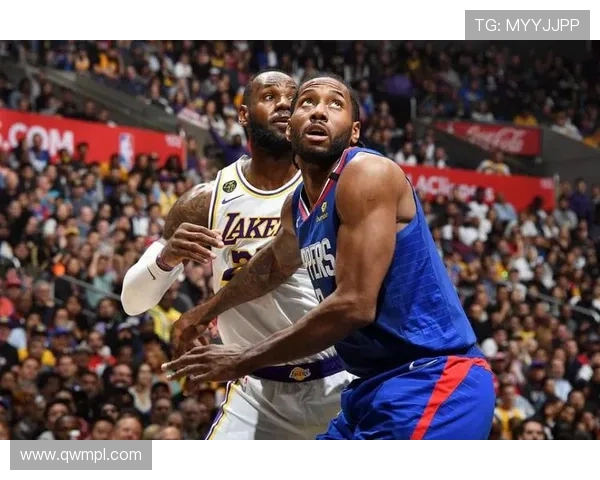 小卡与老詹的快船湖人一年前的荣耀与如今的困境形成鲜明对比